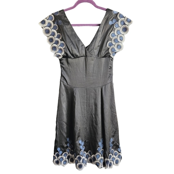 Karen Millen Black Silk Embroidered Kimono Sleeve Fit Flare Cocktail Sz 4 - Picture 2 of 11